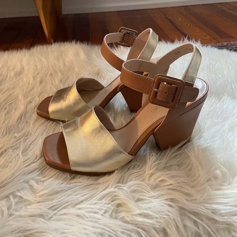 Stuart Weitzman block heel sandals. Size 7.5